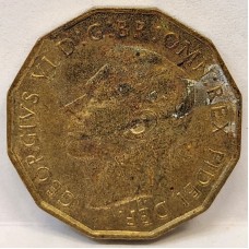 GREAT BRITAIN UK 1952 . THREEPENCE . VARIETY . SPOTS ON OBVERSE